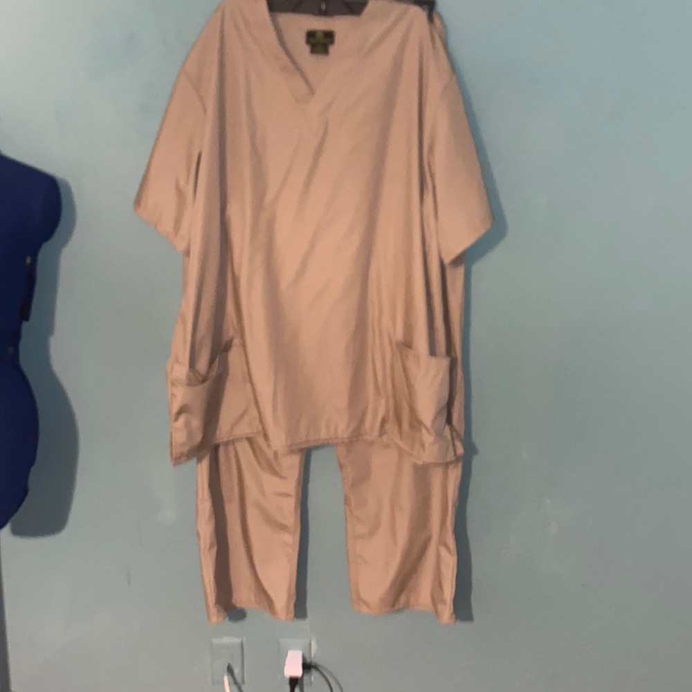 Size 2X Tan Scrubs